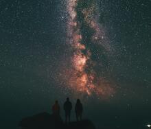 there people looking at the Milky Way